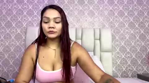 Snapshot of sarahjenkinx chatting on 06-12-26, 12:15 Sarah Jenkin online show from 06-12-26, 12:15