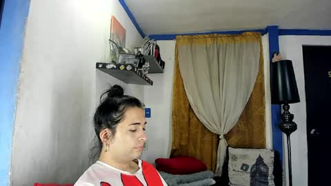 Snapshot of sarahjey chatting on 06-08-26, 01:33 SARAHJEY online show from 06-08-26, 01:33