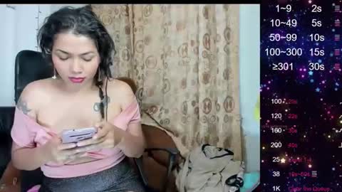 Snapshot of sarahlovexxv chatting on 01-27-25, 10:49 Sarah online show from 01-27-25, 10:49