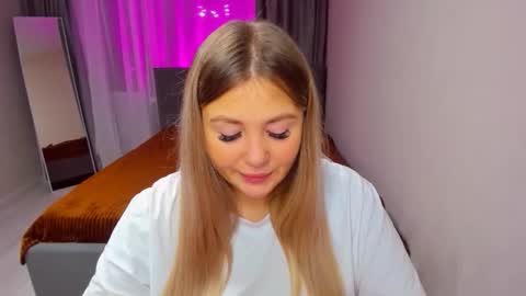 Sarah online show from 11-11-25, 02:17