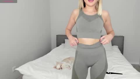 sarahphyllis online show from 11-14-25, 05:44