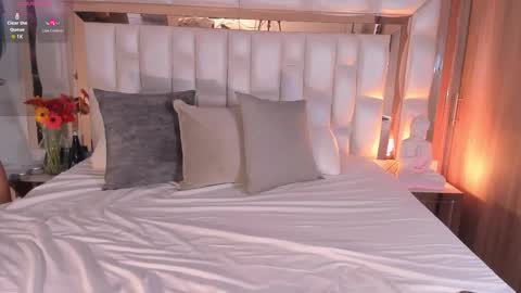 Snapshot of sarahpreston1 chatting on 10-21-25, 04:30 Sarah online show from 10-21-25, 04:30