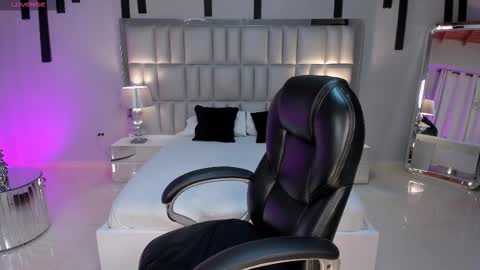 Sarah Rhodes online show from 03-17-26, 11:13