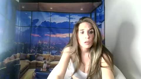 SarahStarr online show from 12-22-25, 04:20