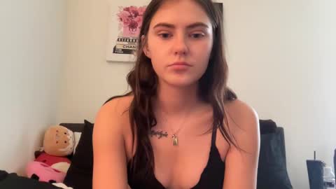 SarahxOliver online show from 01-14-25, 06:49