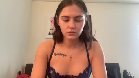 SarahxOliver online show from 01-18-25, 03:59