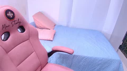 Snapshot of sarak_ chatting on 01-31-25, 11:56 Sara online show from 01-31-25, 11:56