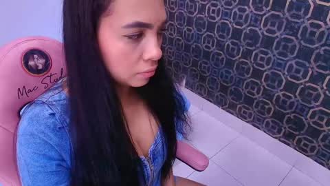 Snapshot of sarak_ chatting on 03-07-25, 12:01 Sara online show from 03-07-25, 12:01