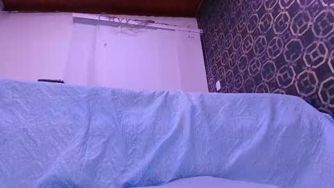 Snapshot of sarak_ chatting on 10-14-25, 12:06 Sara online show from 10-14-25, 12:06