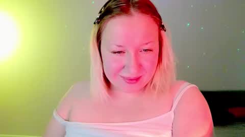 Snapshot of sarakatherin chatting on 02-24-26, 05:49 Sara online show from 02-24-26, 05:49