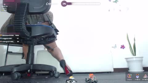 Saraloves online show from 02-18-25, 02:59