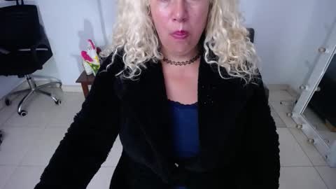 Saraloves online show from 11-09-25, 01:48