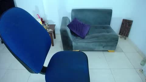 Saraloves online show from 11-11-25, 11:21