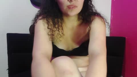 Snapshot of saralunabelfort chatting on 05-24-26, 02:05 saralunabelfort online show from 05-24-26, 02:05