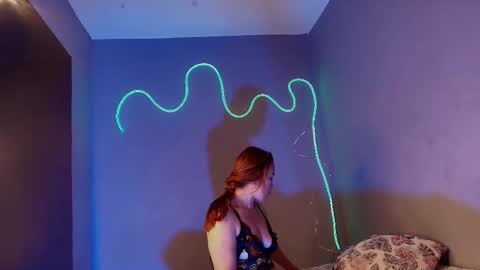 Sara  online show from 12-22-25, 11:51