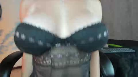 saramilf_69 online show from 10-01-25, 01:50