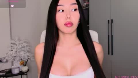Snapshot of saranmia chatting on 10-24-25, 08:11 Mia online show from 10-24-25, 08:11