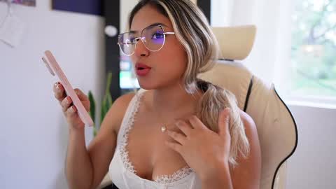 Sara online show from 01-25-25, 09:14