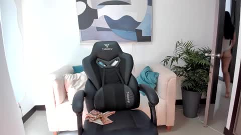 Snapshot of saraparkerx chatting on 02-12-25, 06:09 I am Sara online show from 02-12-25, 06:09