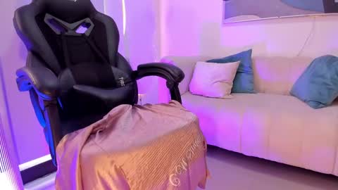 Snapshot of saraparkerx chatting on 02-18-25, 06:37 I am Sara online show from 02-18-25, 06:37