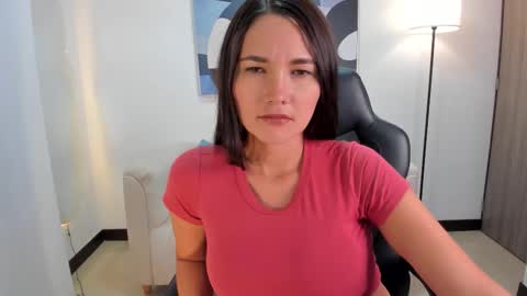 Snapshot of saraparkerx chatting on 09-29-25, 04:06 I am Sara online show from 09-29-25, 04:06