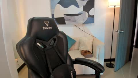 I am Sara  online show from 04-25-26, 06:05