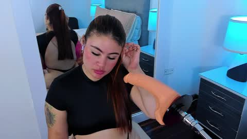 sararendon online show from 04-08-26, 03:34