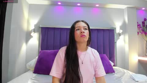 Sara   online show from 09-18-25, 10:34