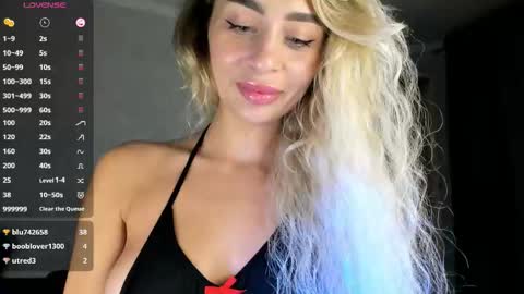 Snapshot of sarashineee chatting on 10-21-25, 08:31 Sara online show from 10-21-25, 08:31