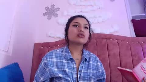 Snapshot of sarastonesx chatting on 12-13-24, 05:38 sarastonesx online show from 12-13-24, 05:38