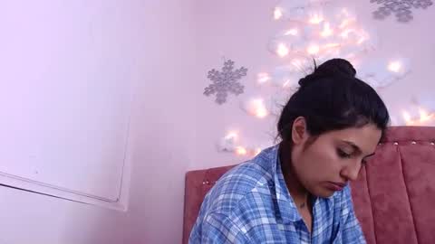 Snapshot of sarastonesx chatting on 12-13-24, 09:24 sarastonesx online show from 12-13-24, 09:24