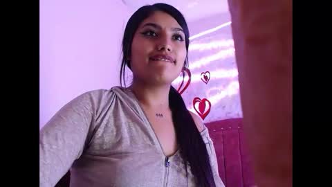 Snapshot of sarastonesx chatting on 02-19-25, 09:17 sarastonesx online show from 02-19-25, 09:17