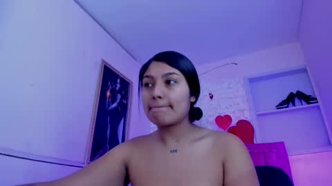 Snapshot of sarastonesx chatting on 10-08-25, 10:35 sarastonesx online show from 10-08-25, 10:35