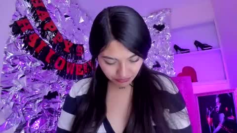 Snapshot of sarastonesx chatting on 10-29-25, 06:04 sarastonesx online show from 10-29-25, 06:04