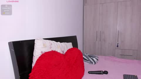 Snapshot of sarasweet_4 chatting on 03-27-26, 11:04 Sara online show from 03-27-26, 11:04