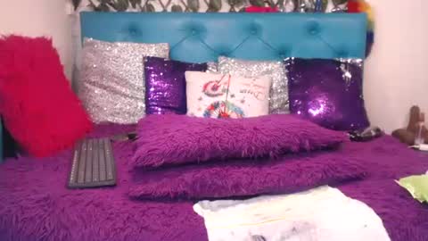 Sara Wills online show from 02-09-26, 01:59