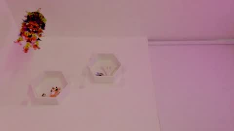 Saray  online show from 09-24-25, 11:19