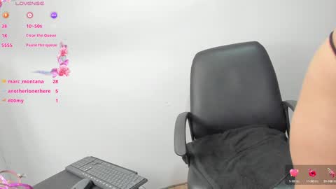 Snapshot of saraymoorex_ chatting on 02-02-25, 07:35 Saray online show from 02-02-25, 07:35