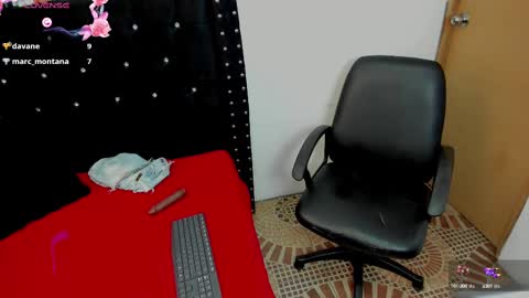 Snapshot of saraymoorex_ chatting on 03-05-25, 05:50 Saray online show from 03-05-25, 05:50