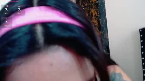 Snapshot of saraymoorex_ chatting on 10-12-25, 03:33 Saray online show from 10-12-25, 03:33