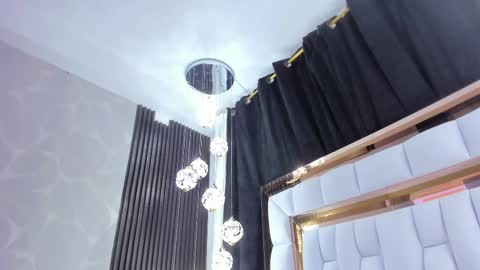 Snapshot of sarayroyse chatting on 10-08-25, 07:33 Saray online show from 10-08-25, 07:33