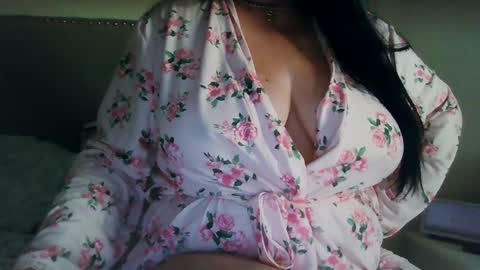 Sara online show from 10-04-25, 01:31