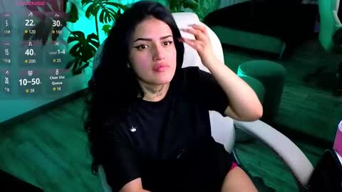 Snapshot of sari_belle chatting on 09-27-25, 10:04 Sari  online show from 09-27-25, 10:04