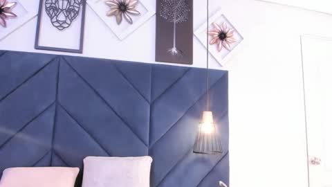 Sara  online show from 01-14-25, 03:22