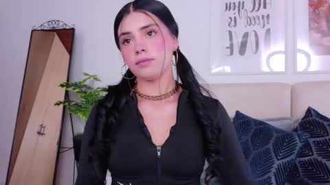 Sara online show from 11-25-25, 08:53