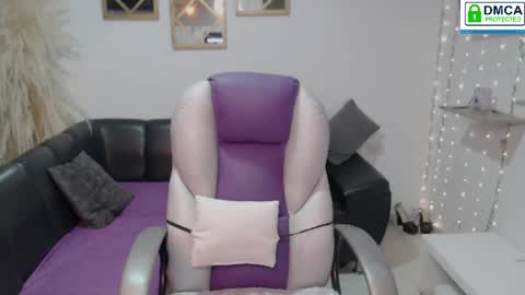 Snapshot of saritaprincess chatting on 04-10-26, 01:22 Sara online show from 04-10-26, 01:22