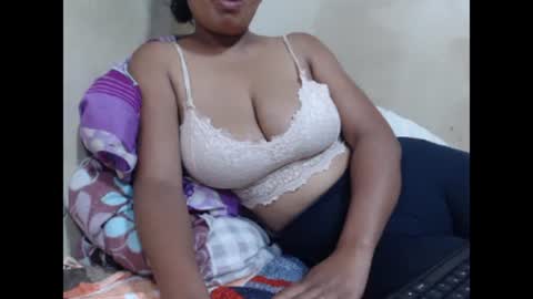 Snapshot of saronette chatting on 01-09-25, 11:14 saronette online show from 01-09-25, 11:14