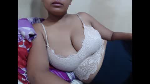 Snapshot of saronette chatting on 01-14-25, 07:17 saronette online show from 01-14-25, 07:17