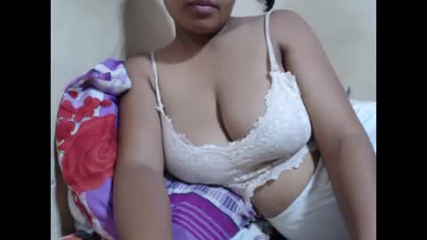 Snapshot of saronette chatting on 01-18-25, 07:28 saronette online show from 01-18-25, 07:28