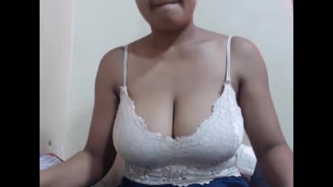 Snapshot of saronette chatting on 02-26-25, 06:58 saronette online show from 02-26-25, 06:58